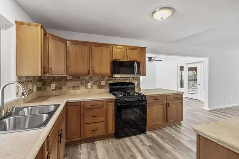 21692 W Elk Trl, Redding, CA 96003 photo 9