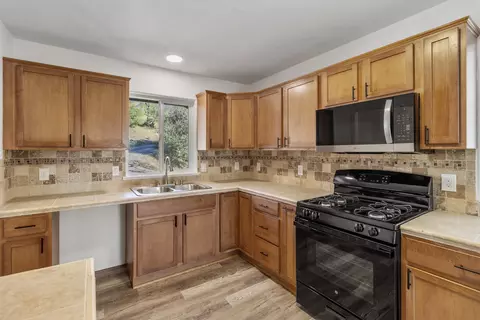21692 W Elk Trl, Redding, CA 96003 photo 11