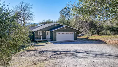 21692 W Elk Trl, Redding, CA 96003 photo 2