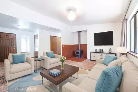 Living - 1413 Casa Vereda Way, Redding, CA 96003 photo 1 of 5