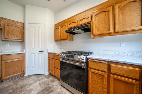 Kitchen - 6412 Oxbow St, Redding, CA 96001 photo 3 of 5