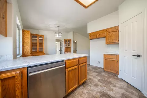 Kitchen - 6412 Oxbow St, Redding, CA 96001 photo 5 of 5