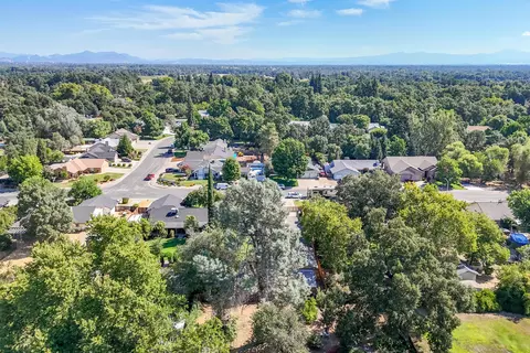 View/Area - 6412 Oxbow St, Redding, CA 96001 photo 5 of 6