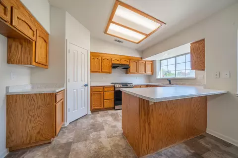 Kitchen - 6412 Oxbow St, Redding, CA 96001 photo 1 of 5