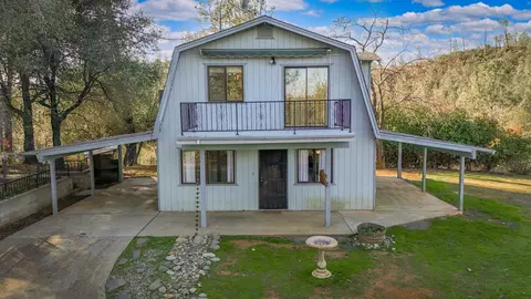 4090 Oliver St, Shasta Lake, CA 96019