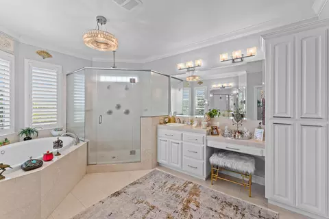 Bath - 2570 Crescent Moon Ct, Redding, CA 96001 photo 1 of 2
