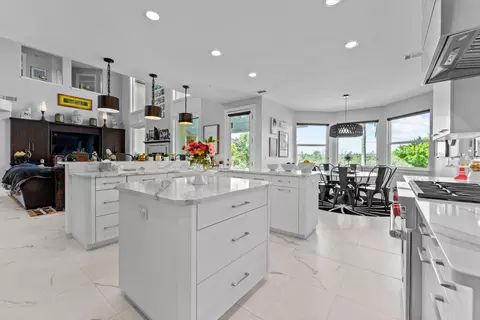 Kitchen - 2570 Crescent Moon Ct, Redding, CA 96001 photo 3 of 3