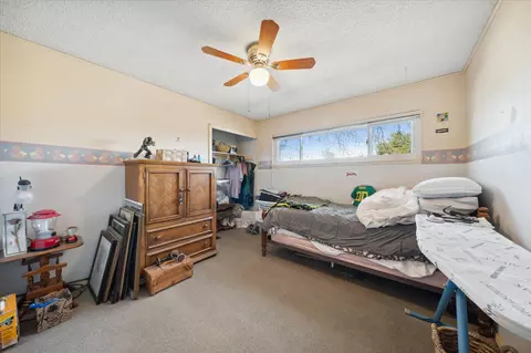 Bedroom - 3315 Sunset Dr, Redding, CA 96001 photo 3 of 3