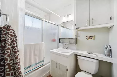 Bath - 3315 Sunset Dr, Redding, CA 96001 photo 2 of 2