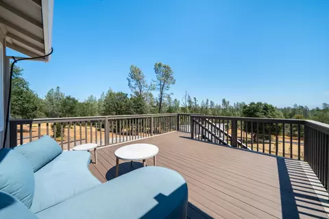 Exterior - 7954 Placer Rd, Redding, CA 96001 photo 5 of 55