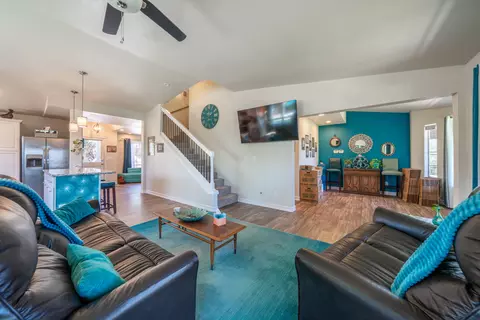 Living - 7954 Placer Rd, Redding, CA 96001 photo 5 of 6