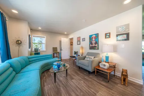 Living - 7954 Placer Rd, Redding, CA 96001 photo 2 of 6
