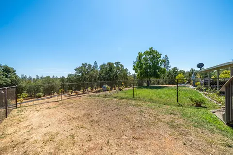 Exterior - 7954 Placer Rd, Redding, CA 96001 photo 18 of 55
