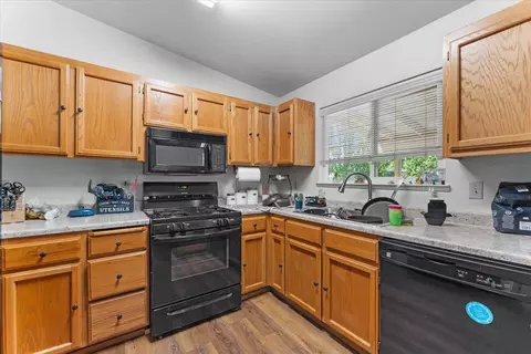 Kitchen - 3538 Dune St, Redding, CA 96002 photo 1 of 1
