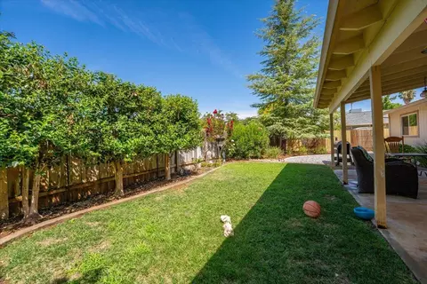 Exterior - 3538 Dune St, Redding, CA 96002 photo 5 of 6