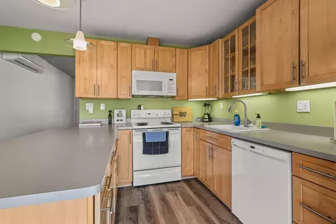 Kitchen - 22275 Brent Rd, Red Bluff, CA 96080 photo 3 of 4