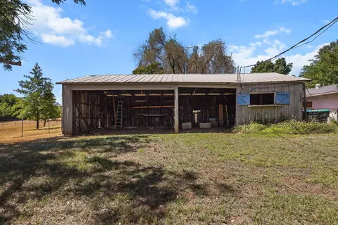 Exterior - 22275 Brent Rd, Red Bluff, CA 96080 photo 13 of 18