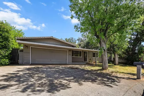 Exterior - 620 Dee Ct, Redding, CA 96002 photo 1 of 9