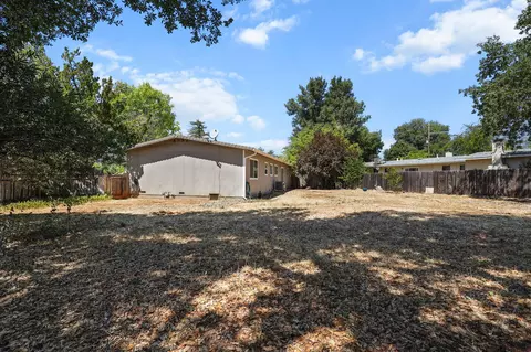 Exterior - 620 Dee Ct, Redding, CA 96002 photo 3 of 9