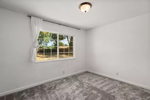 Bedroom - 620 Dee Ct, Redding, CA 96002 photo 4 of 5