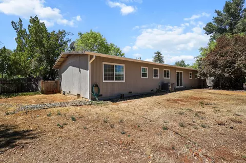 Exterior - 620 Dee Ct, Redding, CA 96002 photo 4 of 9