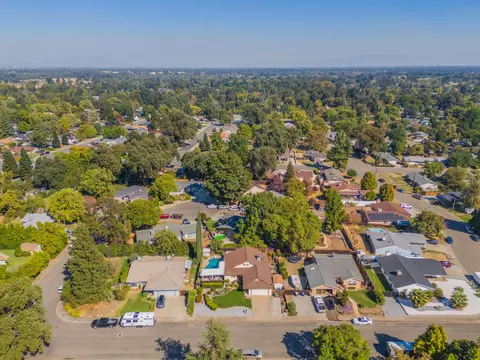 View/Area - 6849 Creekside St, Redding, CA 96001 photo 3 of 7