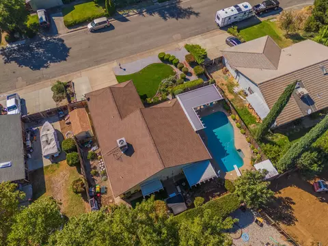 View/Area - 6849 Creekside St, Redding, CA 96001 photo 5 of 7