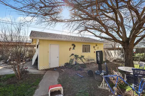 2895 Hawn Ave, Redding, CA 96002 photo 2