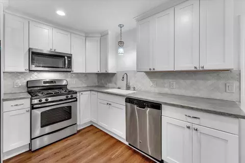 Kitchen - 3533 Capricorn Way, Redding, CA 96002 photo 3 of 4
