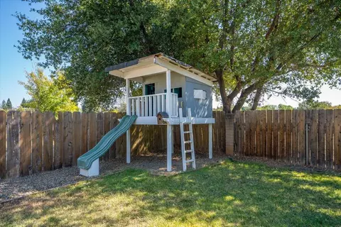 Exterior - 3533 Capricorn Way, Redding, CA 96002 photo 2 of 9