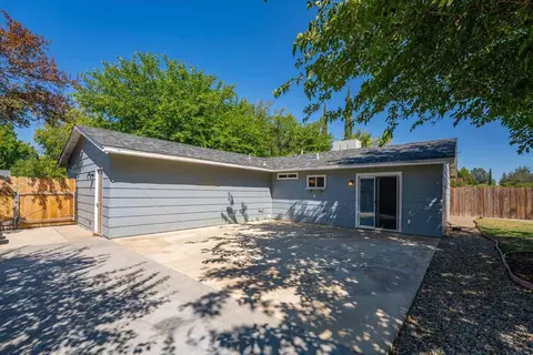 Exterior - 3533 Capricorn Way, Redding, CA 96002 photo 6 of 9
