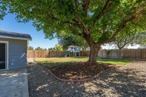 Exterior - 3533 Capricorn Way, Redding, CA 96002 photo 9 of 9