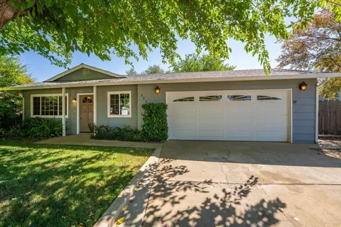 Exterior - 3533 Capricorn Way, Redding, CA 96002 photo 7 of 9