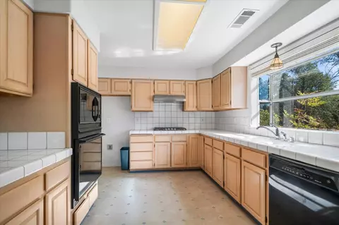 Kitchen - 1798 Vinson Dr, Redding, CA 96003 photo 1 of 2