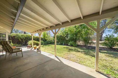 Exterior - 1798 Vinson Dr, Redding, CA 96003 photo 3 of 9