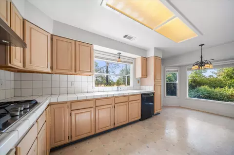 Kitchen - 1798 Vinson Dr, Redding, CA 96003 photo 2 of 2