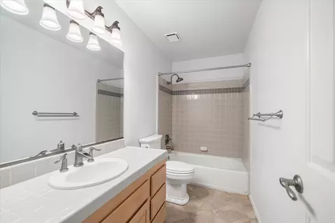 Bath - 1798 Vinson Dr, Redding, CA 96003 photo 3 of 3