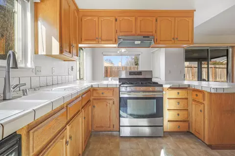 567 Shell Dr, Redding, CA 96003 photo 6