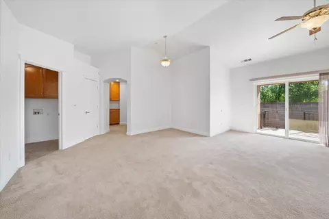 Living - 693 Yolla Bolly Trl, Redding, CA 96003 photo 2 of 4