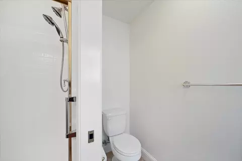 Bath - 693 Yolla Bolly Trl, Redding, CA 96003 photo 2 of 3