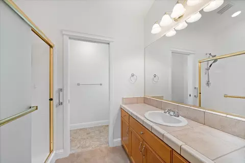 Bath - 693 Yolla Bolly Trl, Redding, CA 96003 photo 1 of 3