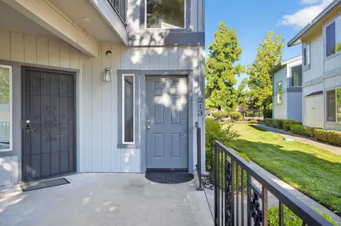 211 Ridgetop Dr #213, Redding, CA 96003