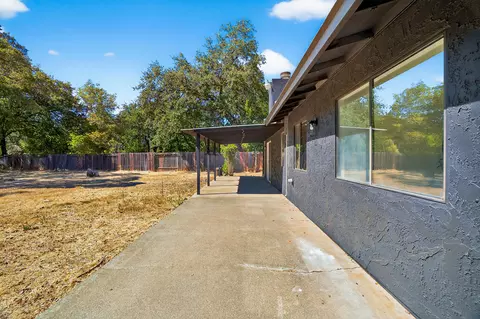 Exterior - 2696 Cecilia Ct, Redding, CA 96002 photo 3 of 8