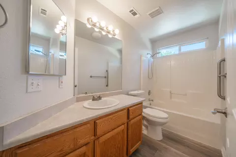 1302 Madewood Ln, Redding, CA 96002 photo 12