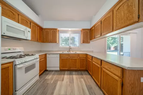 1302 Madewood Ln, Redding, CA 96002 photo 10