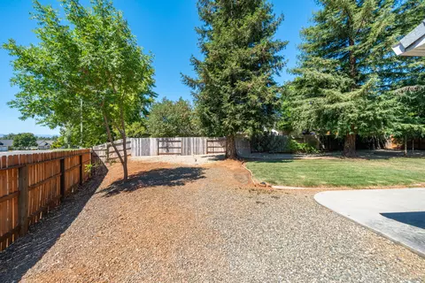 1302 Madewood Ln, Redding, CA 96002 photo 24