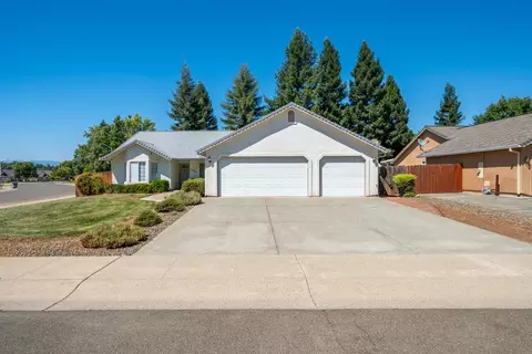 1302 Madewood Ln, Redding, CA 96002 photo 3