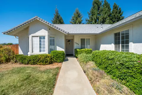 1302 Madewood Ln, Redding, CA 96002 photo 4