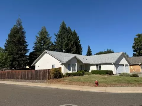 1302 Madewood Ln, Redding, CA 96002