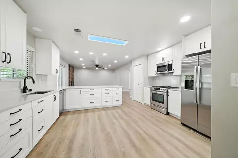 Kitchen - 1312 Dominion Dr, Redding, CA 96002 photo 4 of 5